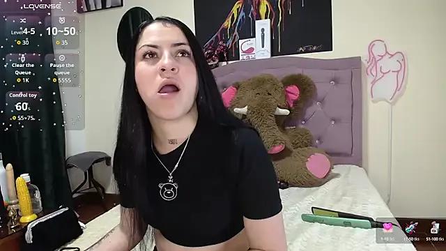 Emmie_Hot on StripChat 