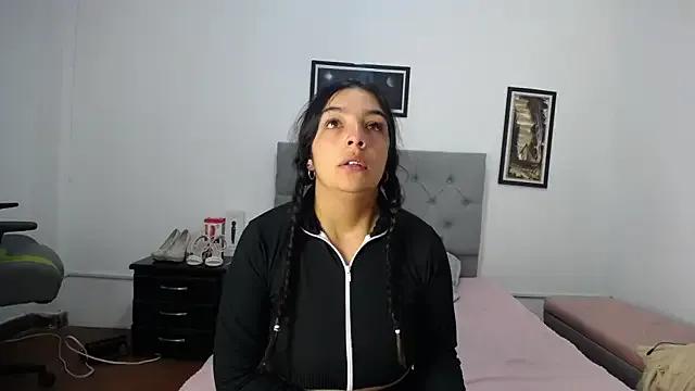 Freechat Esmeraldaa- on StripChat