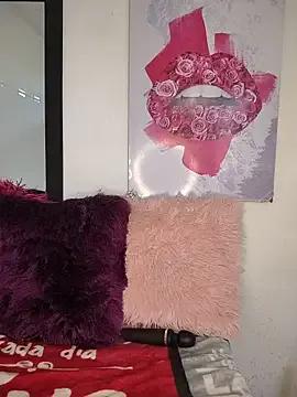 Freechat hanaa_18 on StripChat