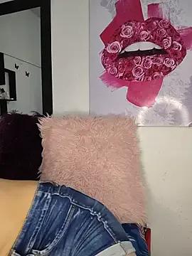 Freechat hanaa_18 on StripChat