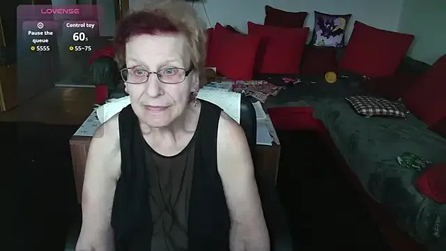 Freechat HeisseomaOriginal on StripChat