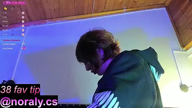 hey_noraly on StripChat