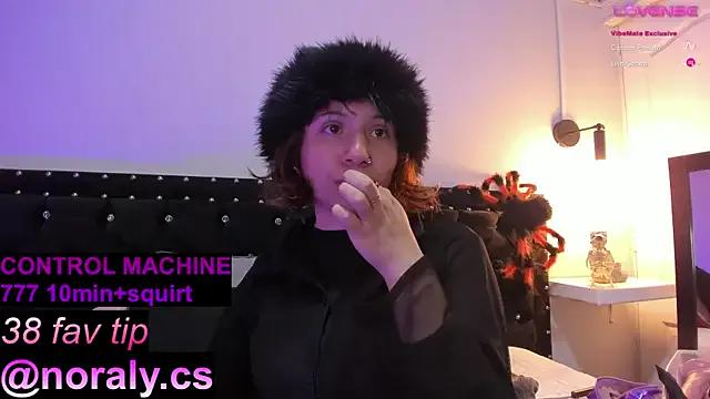 hey_noraly on StripChat