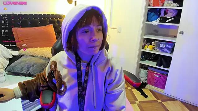 hey_noraly on StripChat