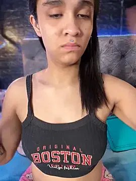 Freechat Isabella-Teen on StripChat