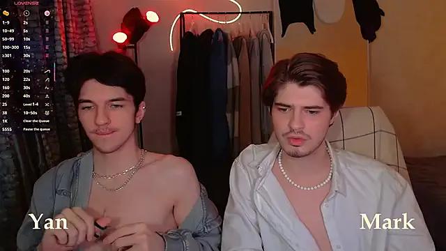 StripChat itsyanbb is Freechat itsyanbb — naked (both)