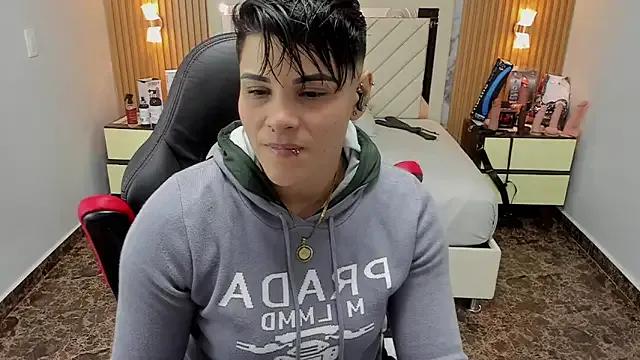 Freechat KAROLLJONES1 on StripChat