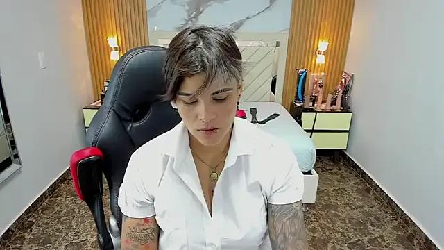 Freechat KAROLLJONES1 on StripChat