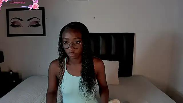 Khenta_Michells on StripChat