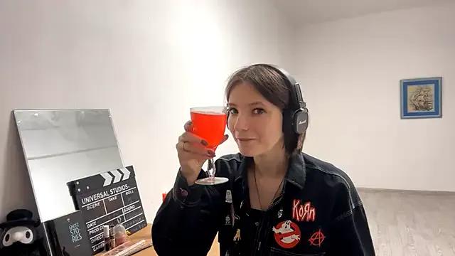 Freechat KindraScullion on StripChat