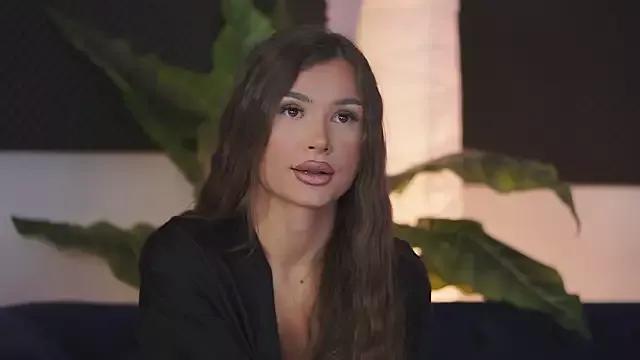 Freechat KyssaraPlay on StripChat