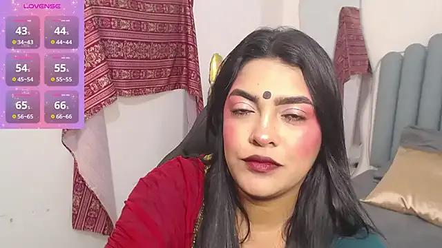 lakshmiraniii — naked and my body oiled