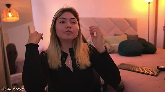 Freechat Lau_Bee on StripChat