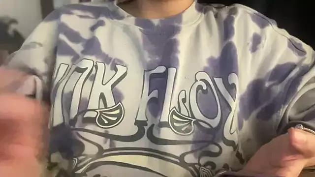 lau_laulu on StripChat