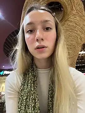 Private Lia__Love on StripChat