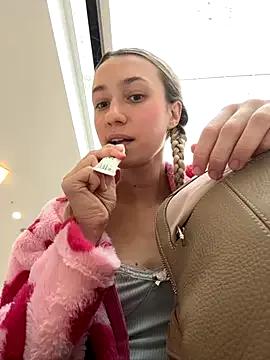 Private Lia__Love on StripChat