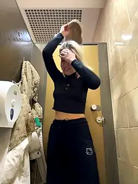 Freechat LikaCat on StripChat