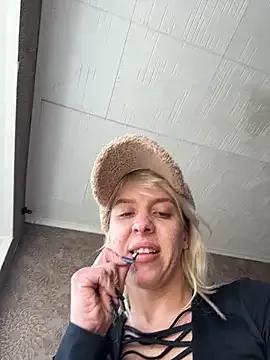 Freechat LikaCat on StripChat