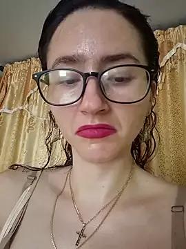 StripChat Linda_Hot13 is Freechat Linda_Hot13 — Flash tetas, masaje en aceite