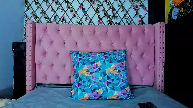 Freechat Lizzahot69 on StripChat