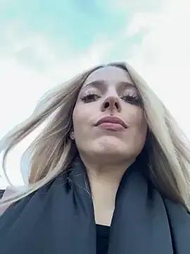 Private LoraaDoll on StripChat