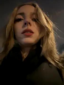 Private LoraaDoll on StripChat