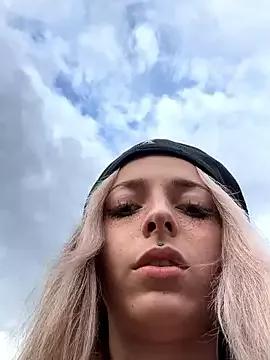 Private LoraaDoll on StripChat