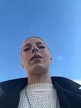 Private LoraaDoll on StripChat