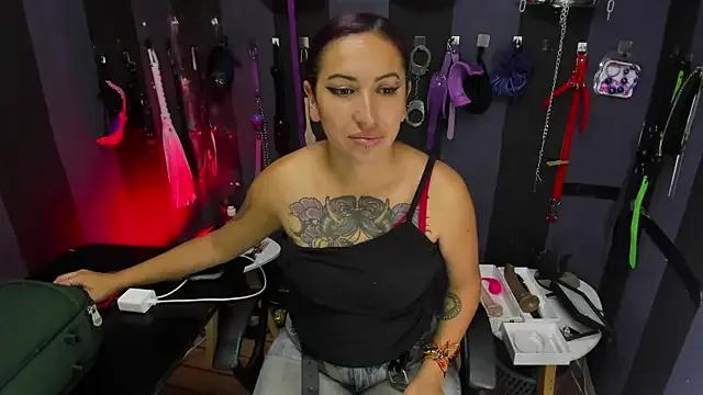 LucyStrike_ on StripChat