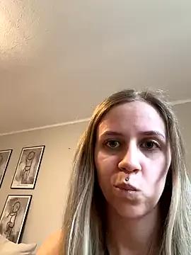 Freechat lunawolf21 on StripChat