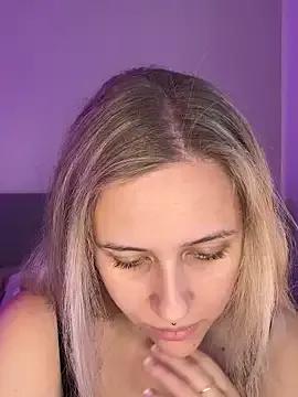 Freechat lunawolf21 on StripChat