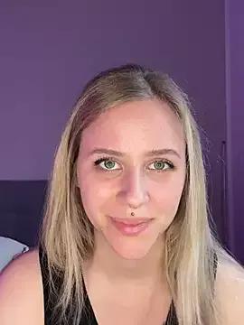 Freechat lunawolf21 on StripChat