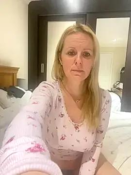 madamlillyrose — First to reach goal controls dom3 mins