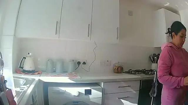 Freechat magical_mia on StripChat