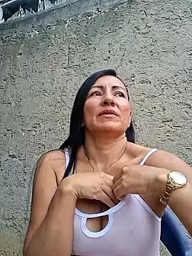 maturexxxnaughty — I fuck my juicy pussy in the street