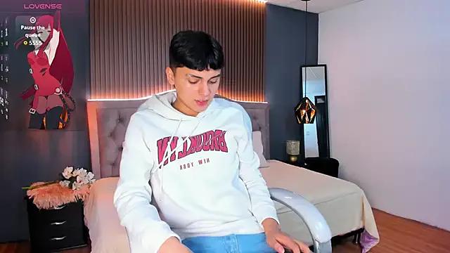 StripChat Maxii18_ is Freechat Maxii18_ — CUM SHOW