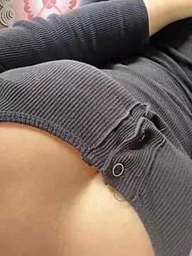 May-Squirt — Naked and squirt on the puplic