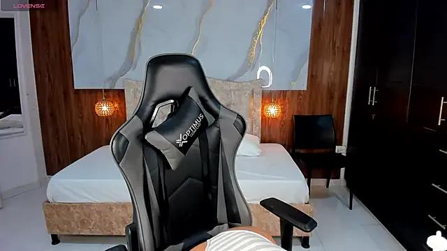 Freechat mia_18v on StripChat