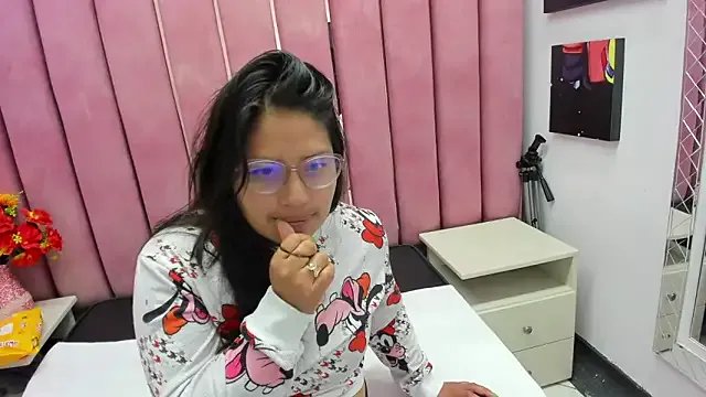 Freechat Miaa_Smiith_ on StripChat