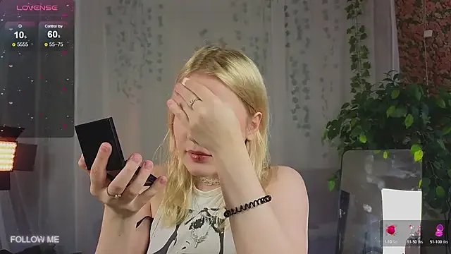 Mila_wxw — Freechat on StripChat