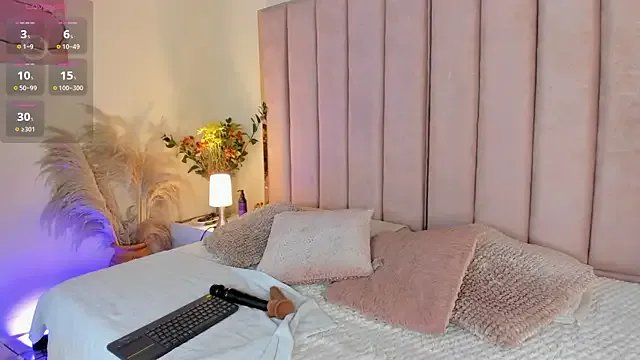 Freechat Milan_ebony on StripChat