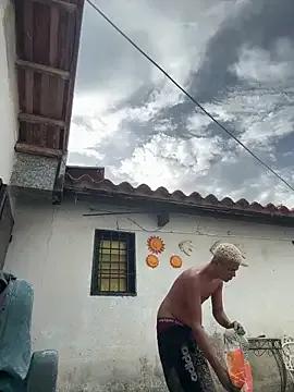 Freechat MrLeoLatino on StripChat