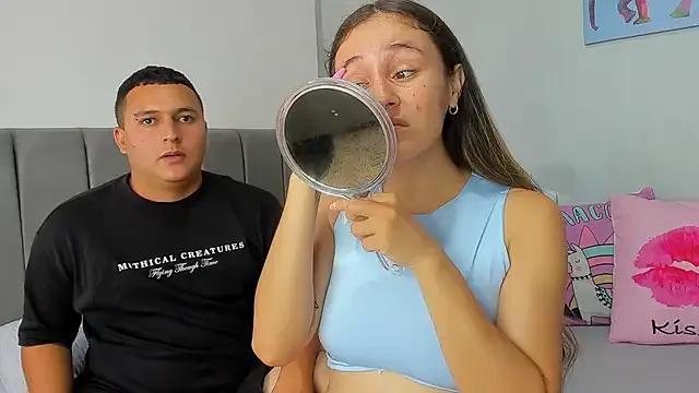 Freechat naughtyloverss on StripChat