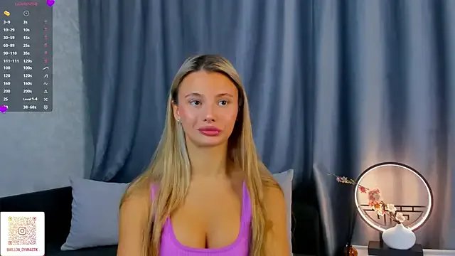 Freechat NaughtySeraphine on StripChat