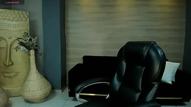 Freechat NiaSalvatore on StripChat