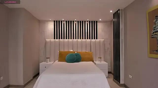 Freechat NiaSalvatore on StripChat