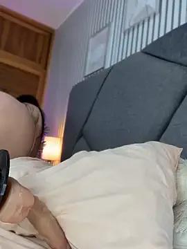 nicolette_sweet_ — Dedo en tu culo apretado