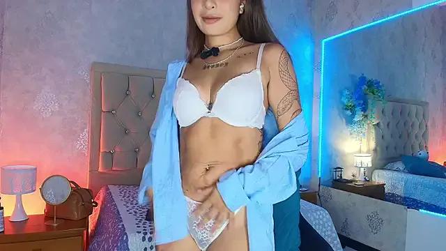 nini_love01 on StripChat 