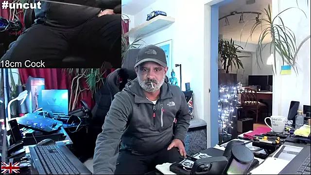 Freechat OnlineBossUK on StripChat