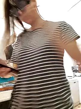 Freechat PearMaki on StripChat